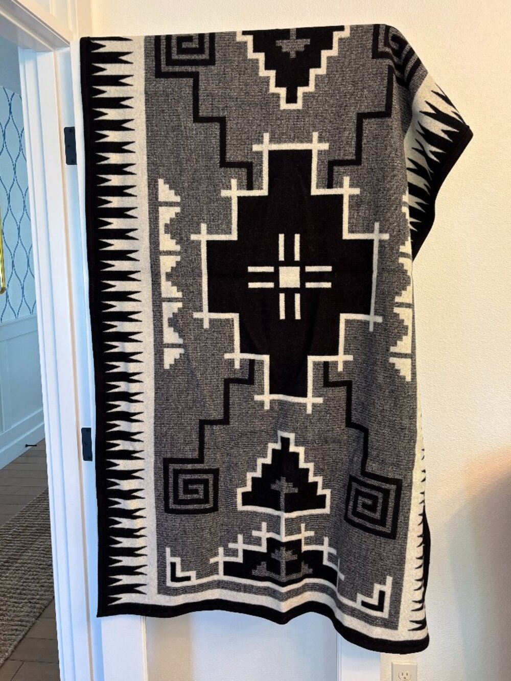 Pendleton Naskan Saddle Blanket (two available, this listing is for ONE) - Picture 3 of 4